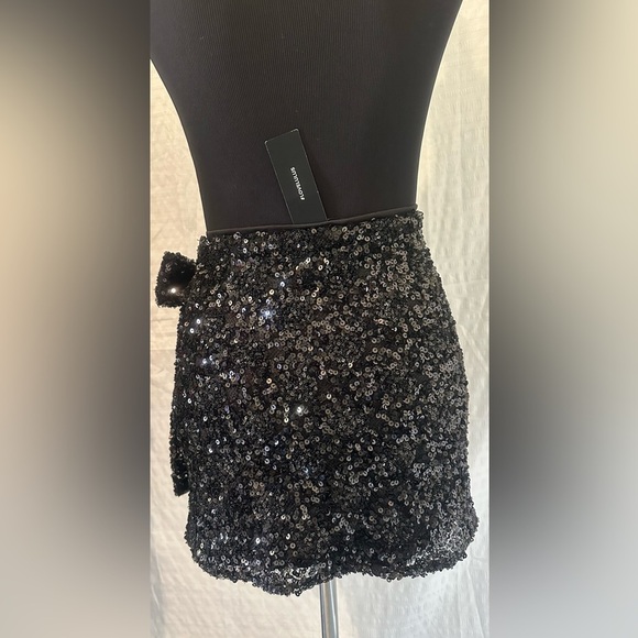 Lulus. Women’s Black Sequin Wrap Mini Skirt Size XS - Picture 2 of 6